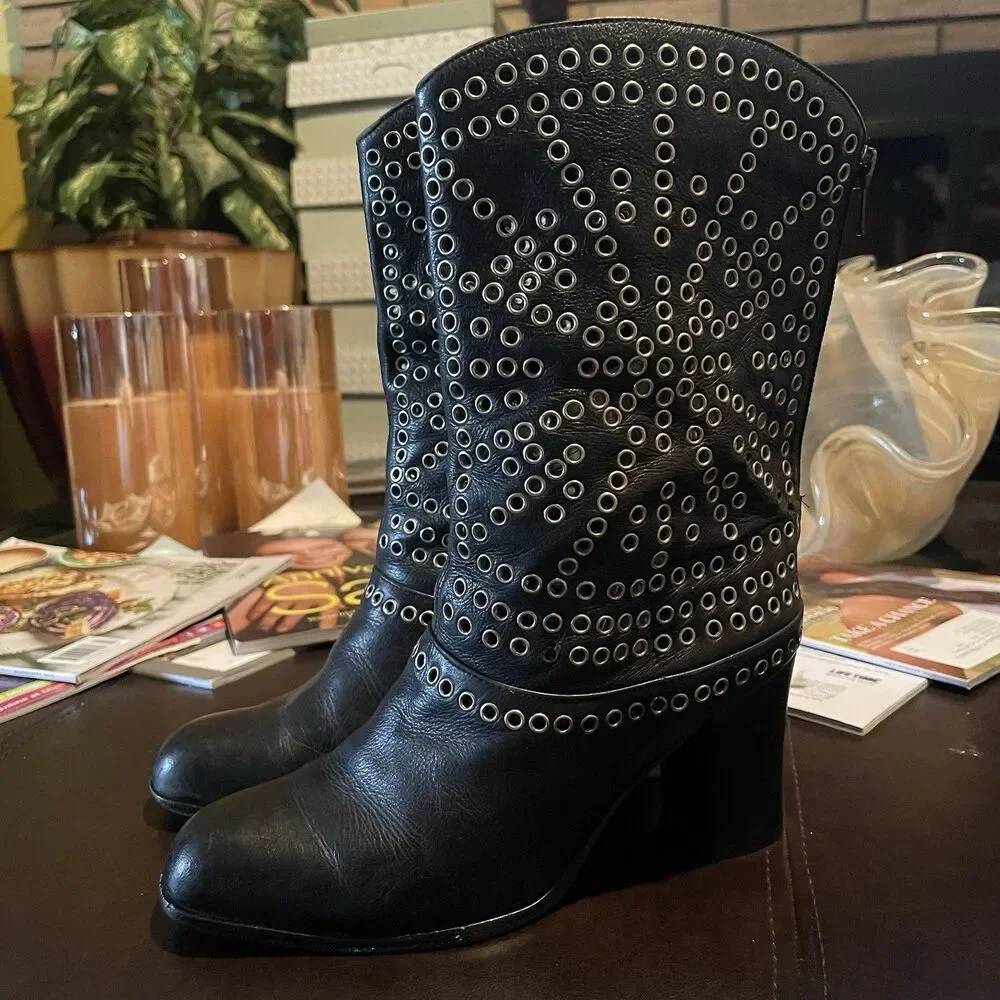Vintage Women’s Size 7M Black Studded Western Leather Boots W/ Grommets 3